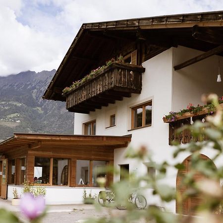 Schoene Wohnung Am Stadtrand Von Meran Valentinhof Buitenkant foto